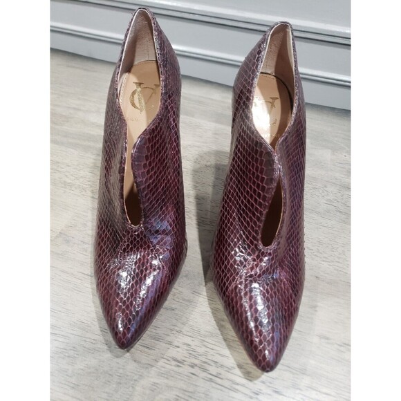 Vince Camuto Snake Print Bootie Women's 8.5M Wine Leather Carolena - Picture 3 of 12